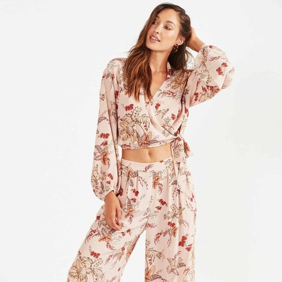 TIGERLILY Silk Mazari Long Sleeve Wrap Crop Top Blouse RRP$249 - Picture 2 of 13